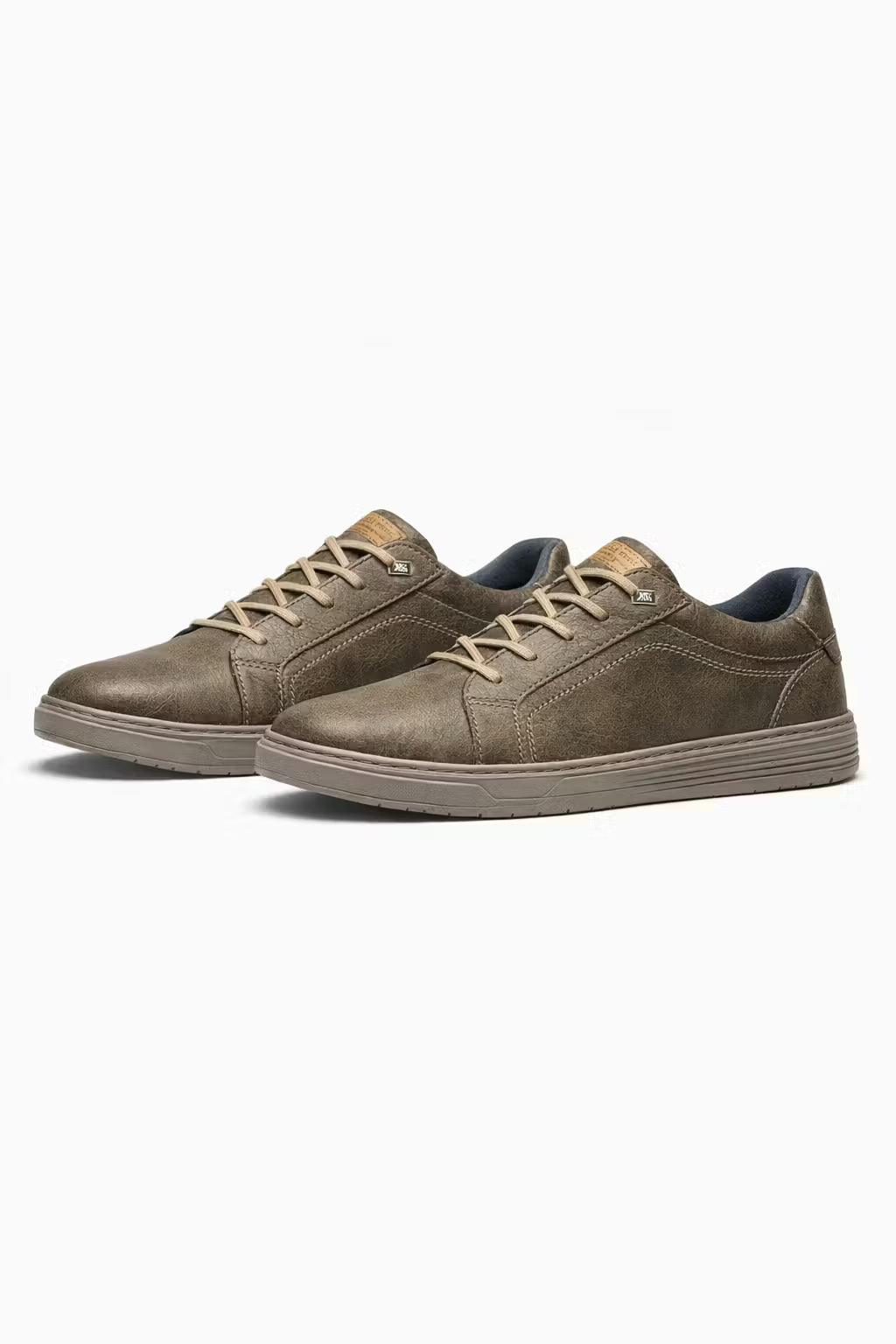 Vintage Grain Lace-Up Low-Top Sneakers