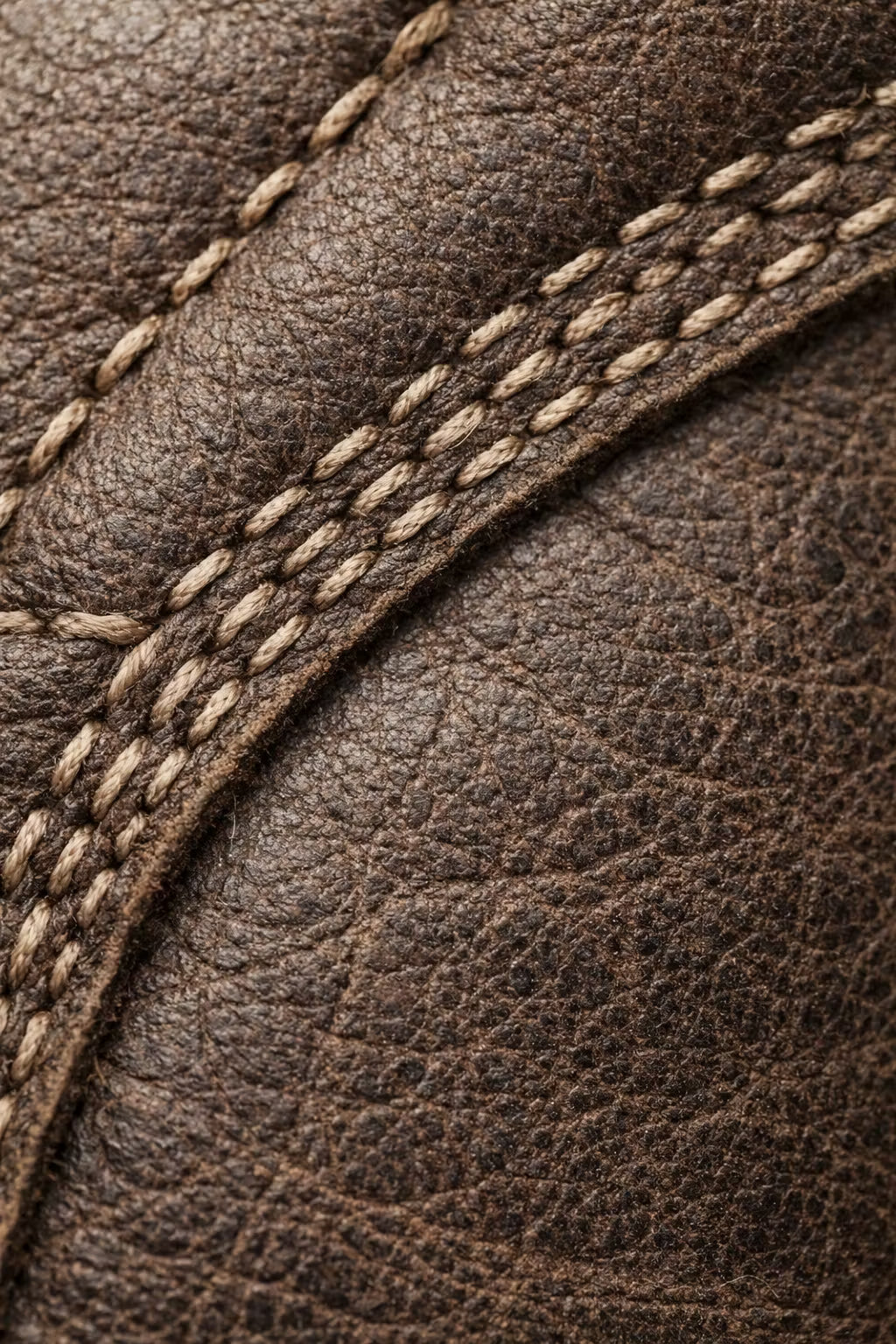 Vintage Grain Lace-Up Low-Top Sneakers