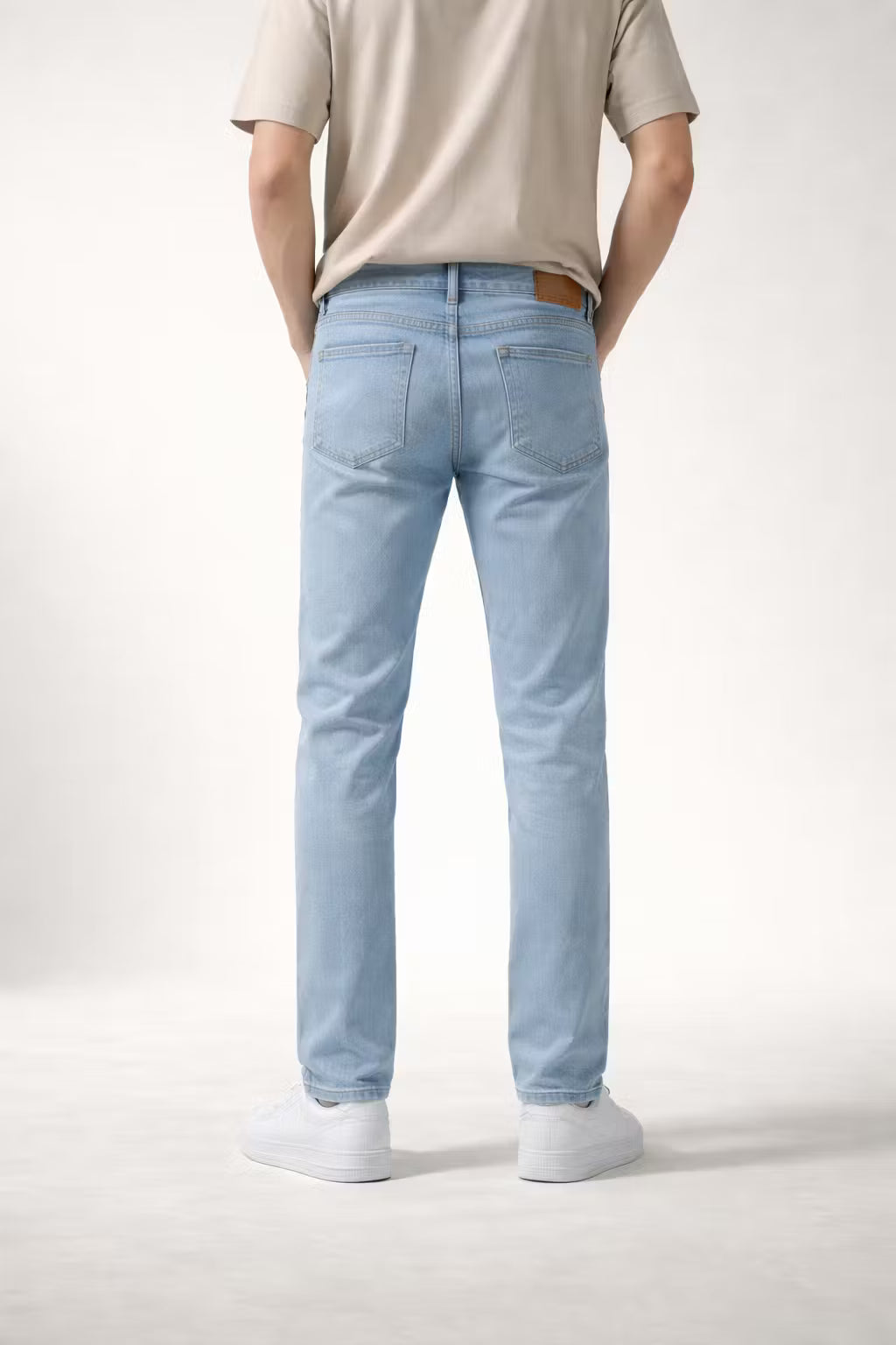 Men’s Light Wash Straight Fit Denim Jeans