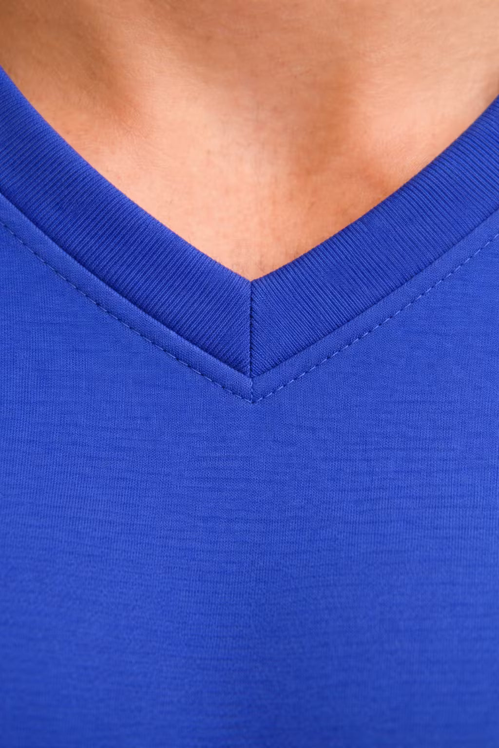 Pacific V-Neck Essential Tee