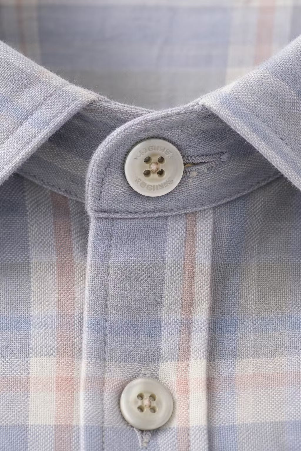 Men’s Light Plaid Long Sleeve Button Up