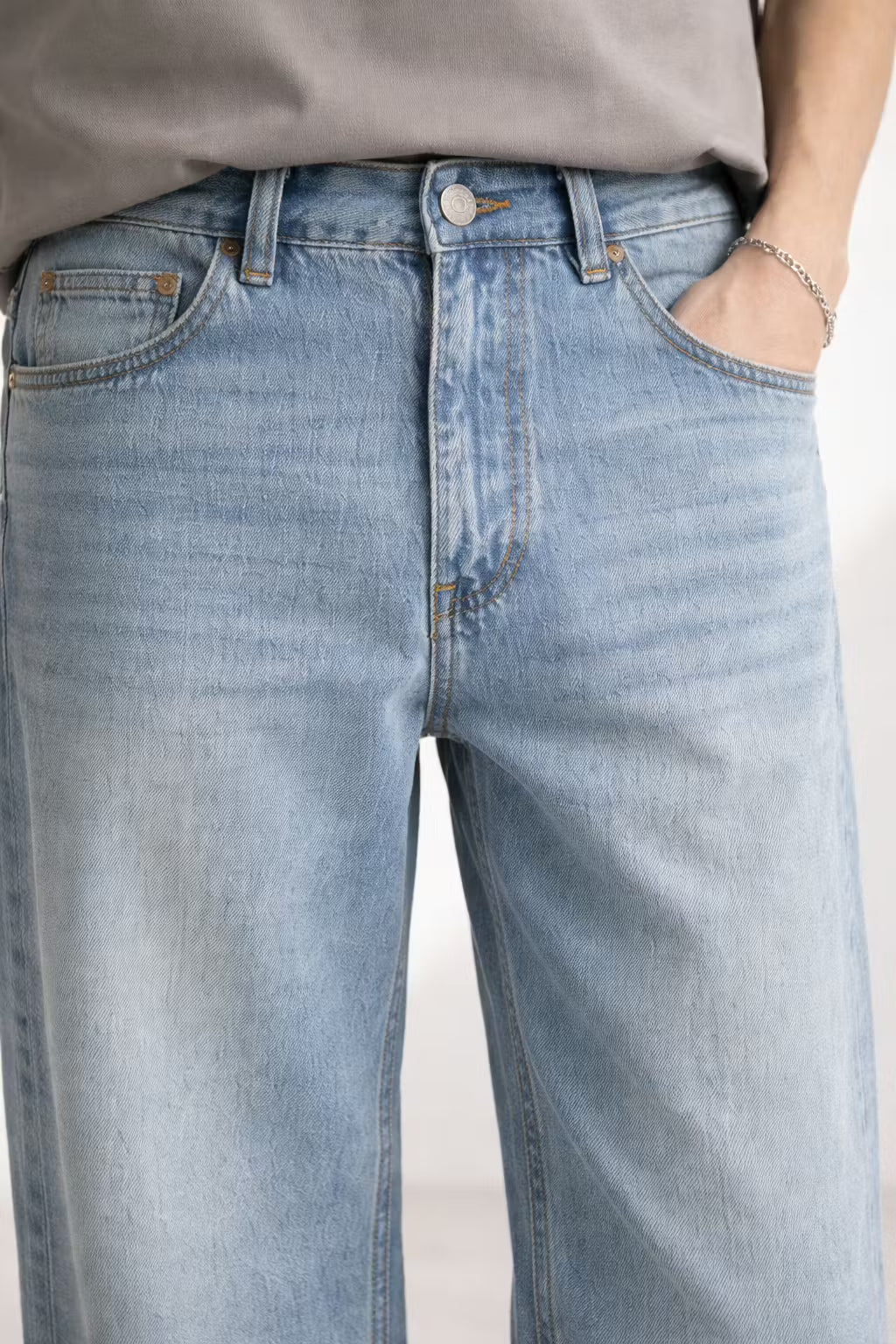 Light Wash Wide-Leg Denim Pant