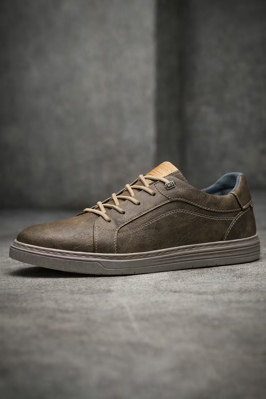 Vintage Grain Lace-Up Low-Top Sneakers