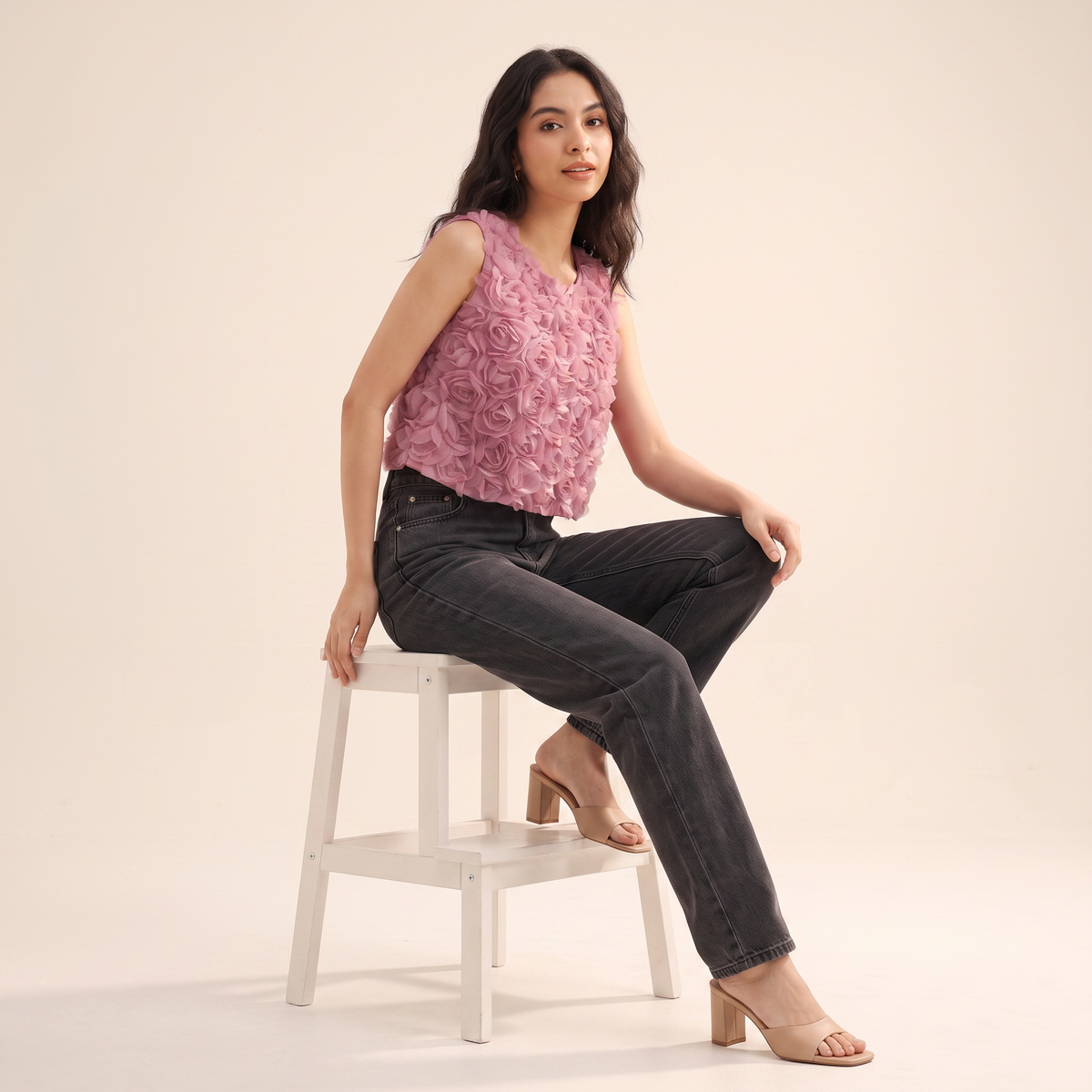 Roselle chiffontop met 3D-bloemen