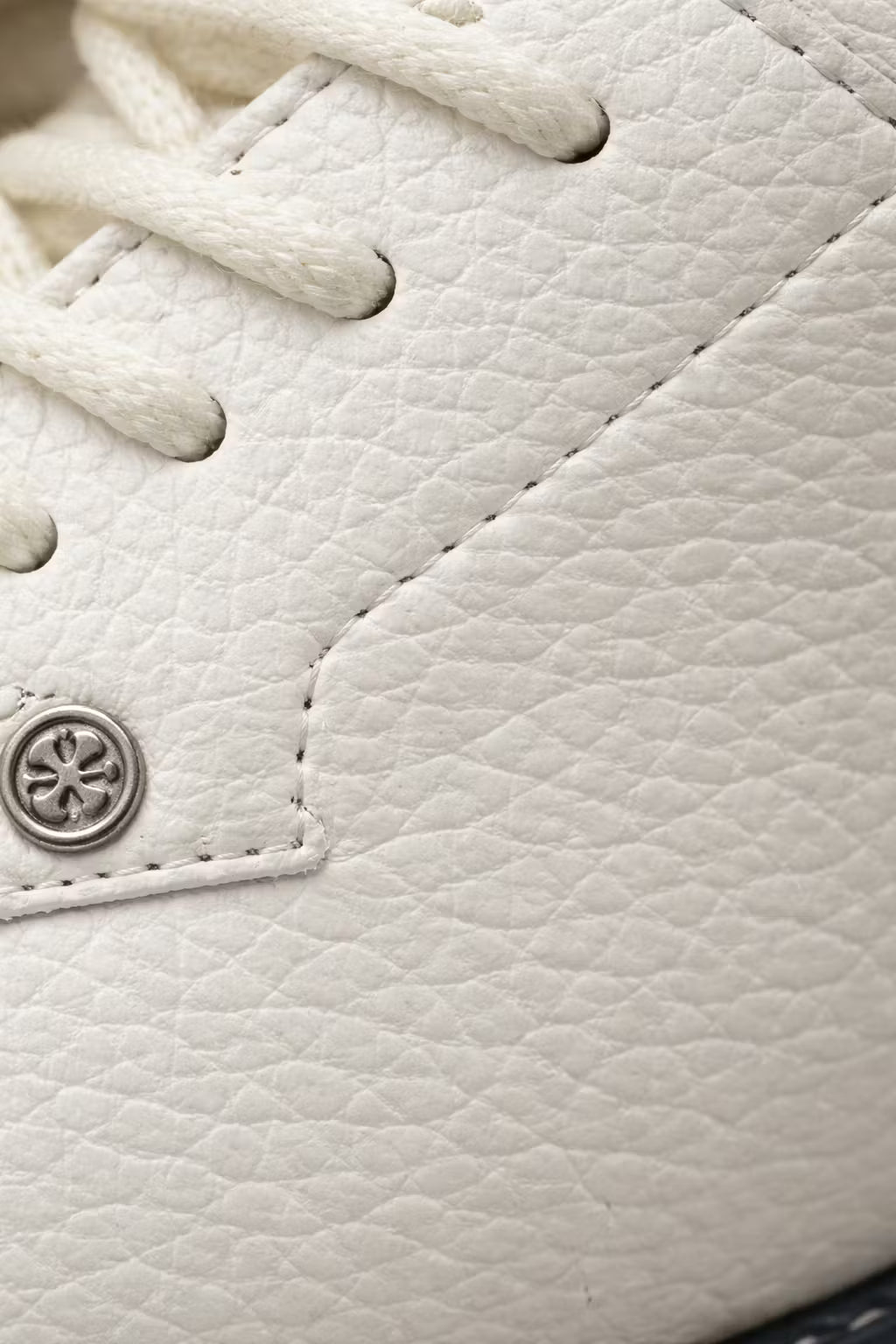 Classic Grip Sole Golf Shoes