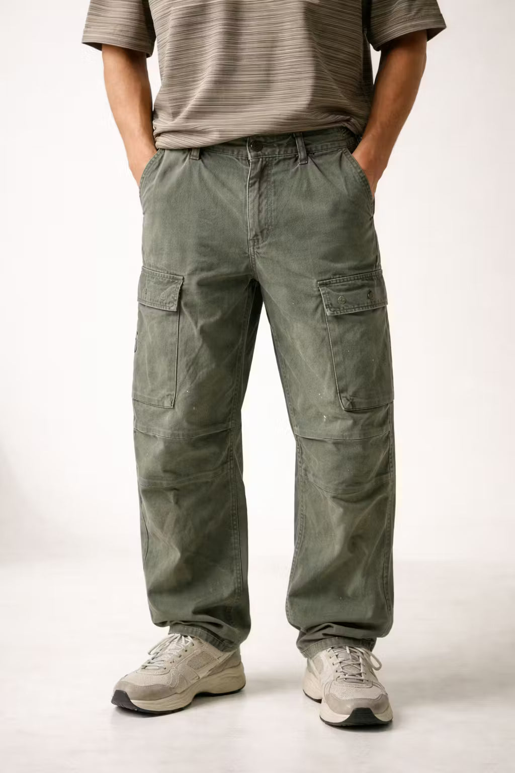 Men’s Cargo Pants With Straight Fit Utility Pockets And Structured Design