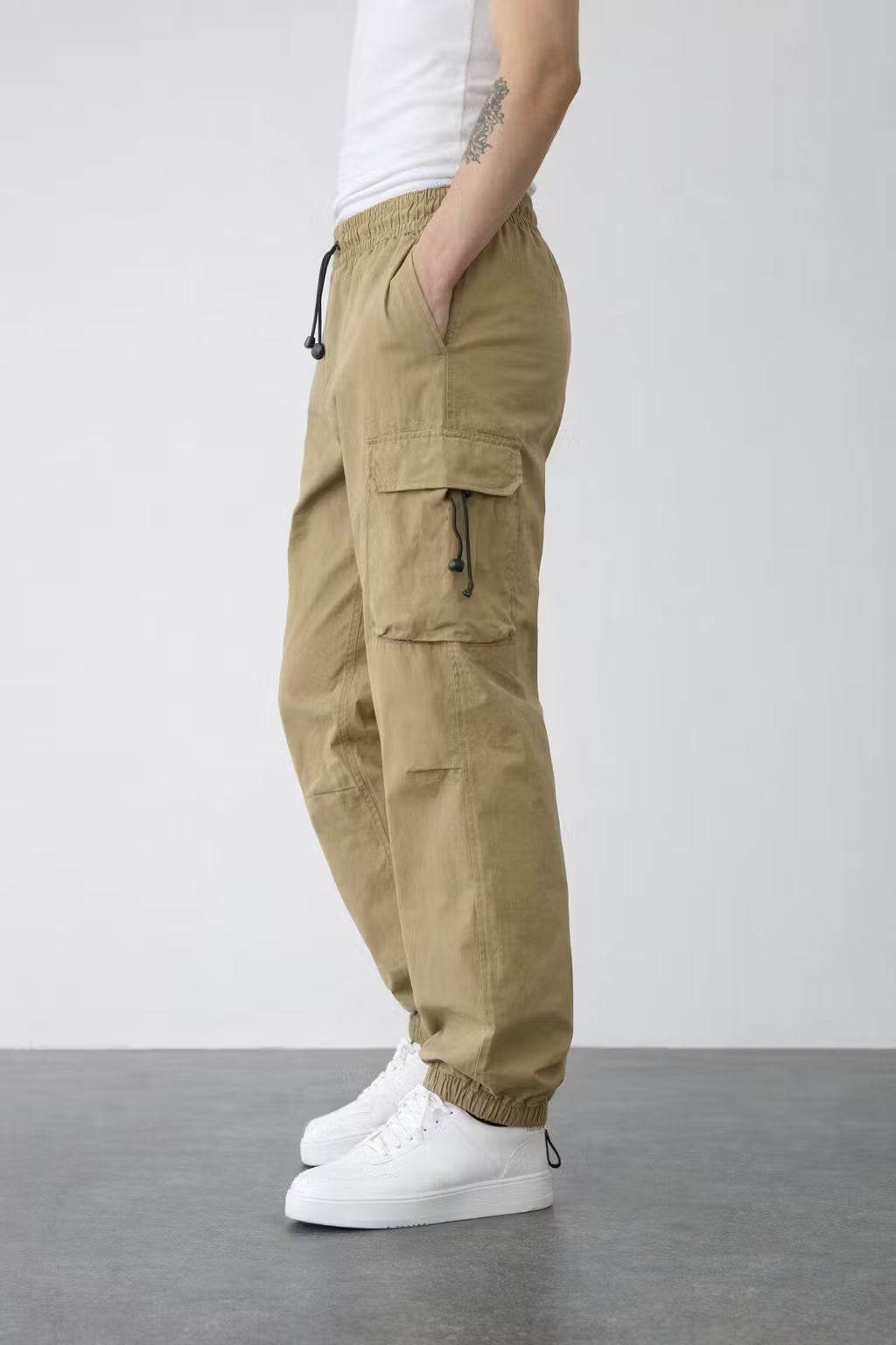 Utility Wide-Leg Cargo Trousers