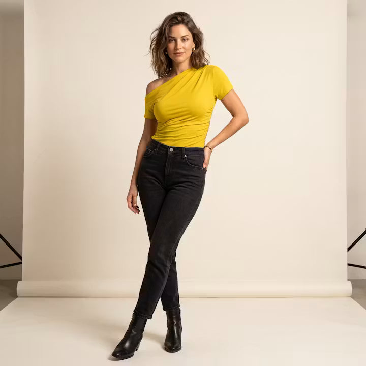 Nola Top met Asymmetrische Hals