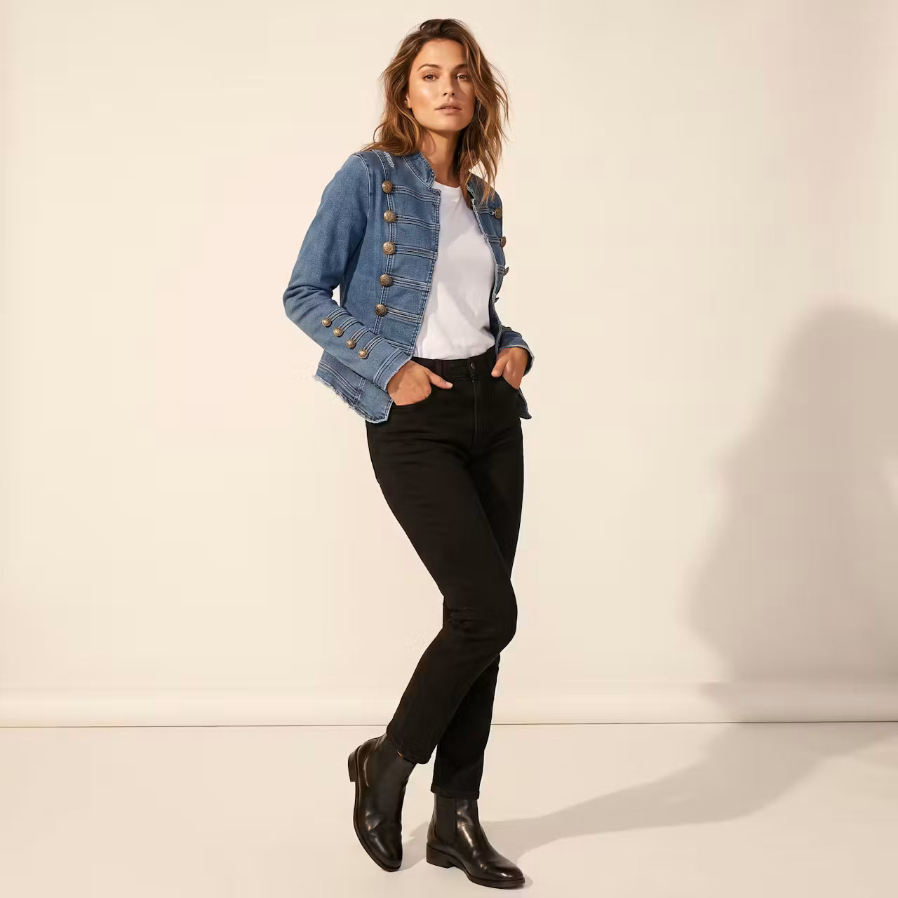 Elodie Jas met Sierknopen