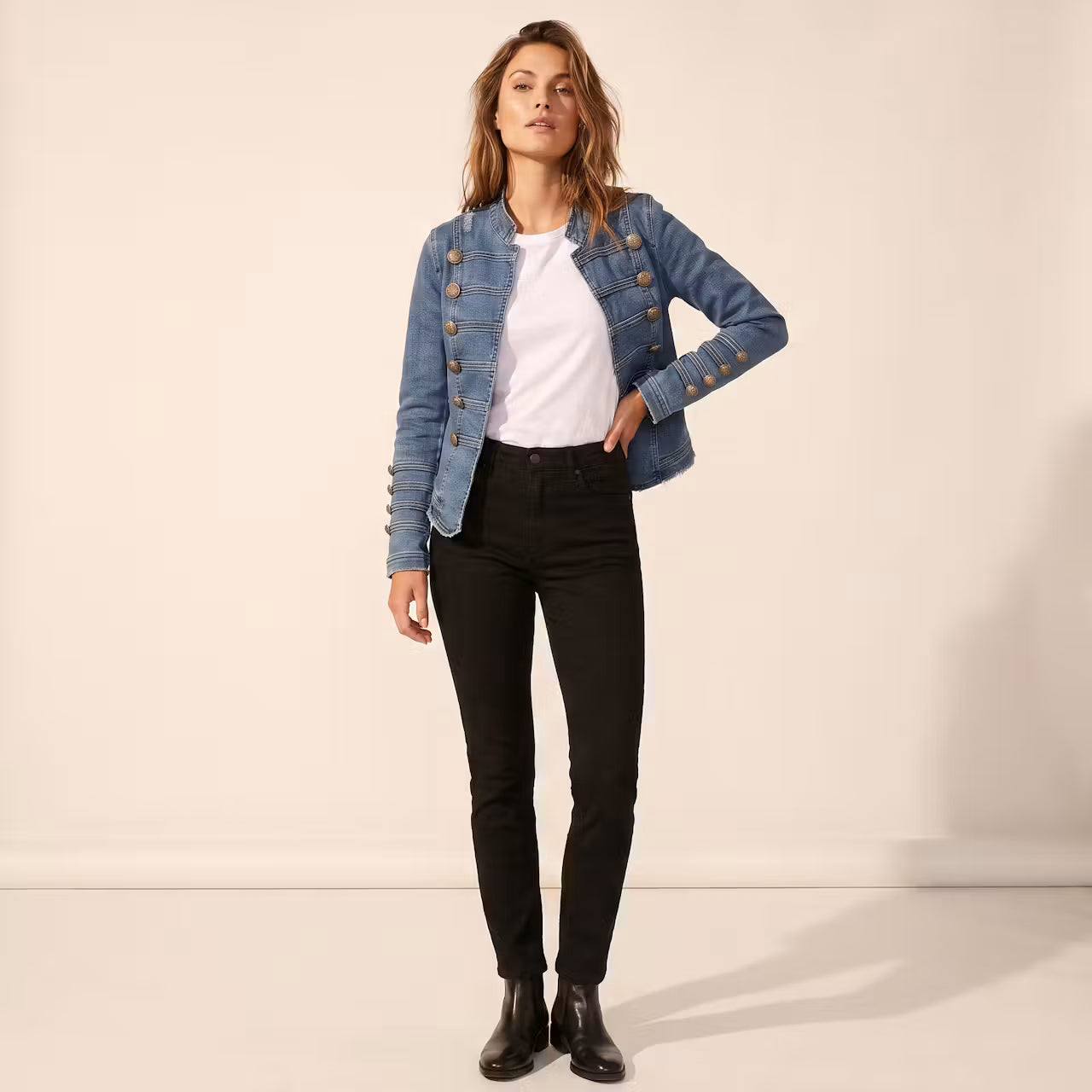 Elodie Jas met Sierknopen