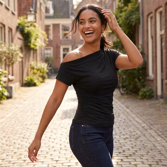 Nola Top met Asymmetrische Hals