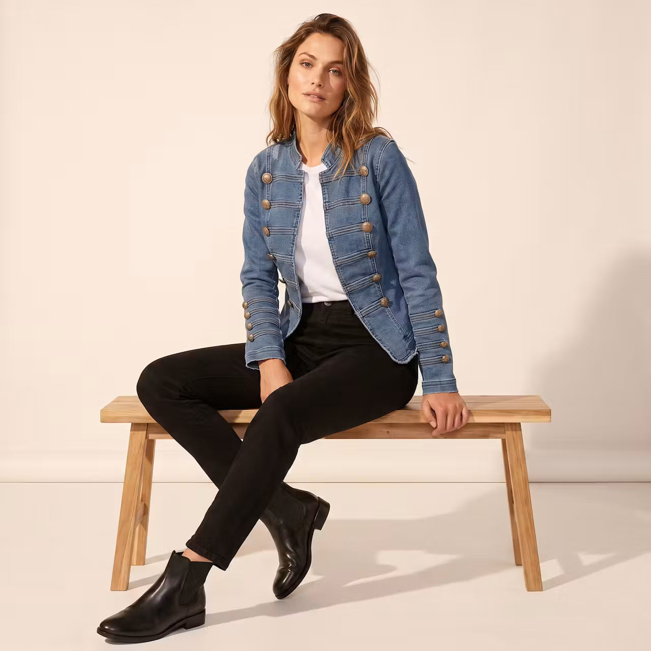 Elodie Jas met Sierknopen