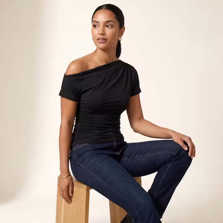 Nola Top met Asymmetrische Hals