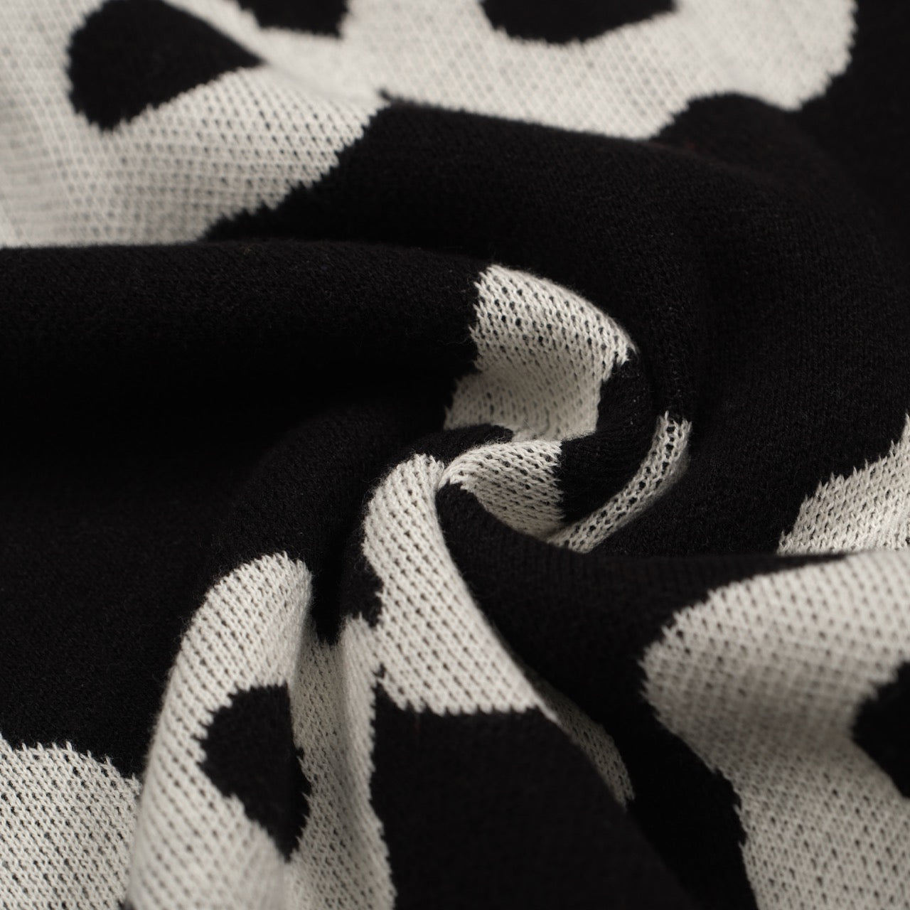 Men’s Black Knit Short Sleeve Polo Shirt With Abstract Floral Pattern