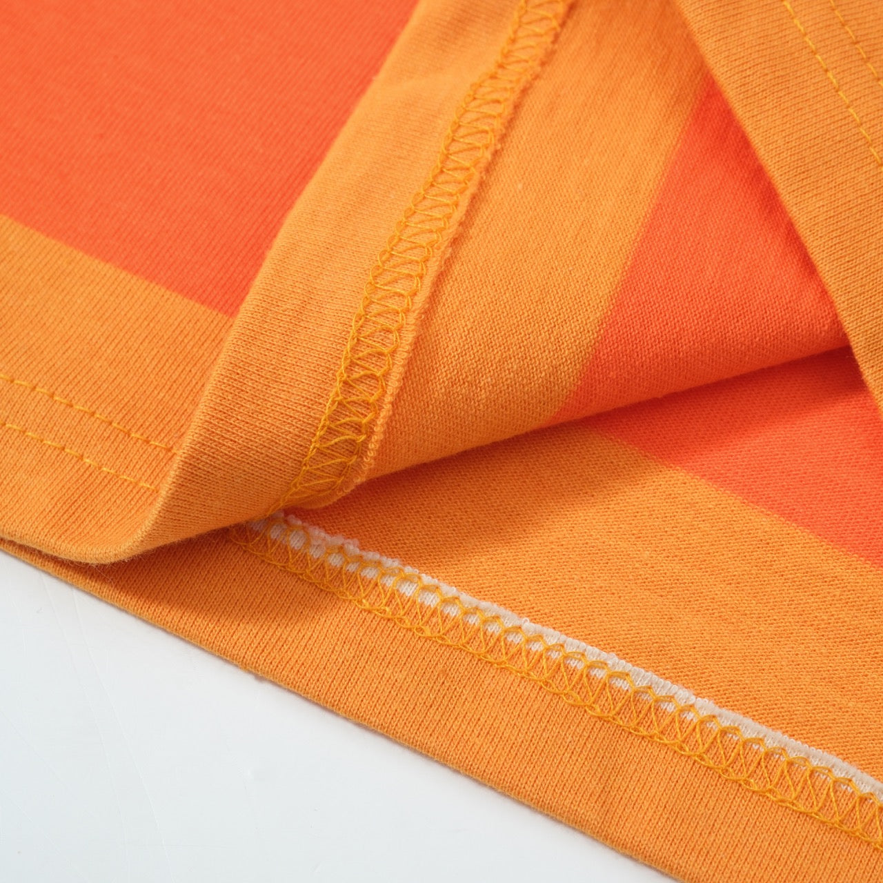 Men’s Retro Knit Short Sleeve T-Shirt With Horizontal Stripe Pattern