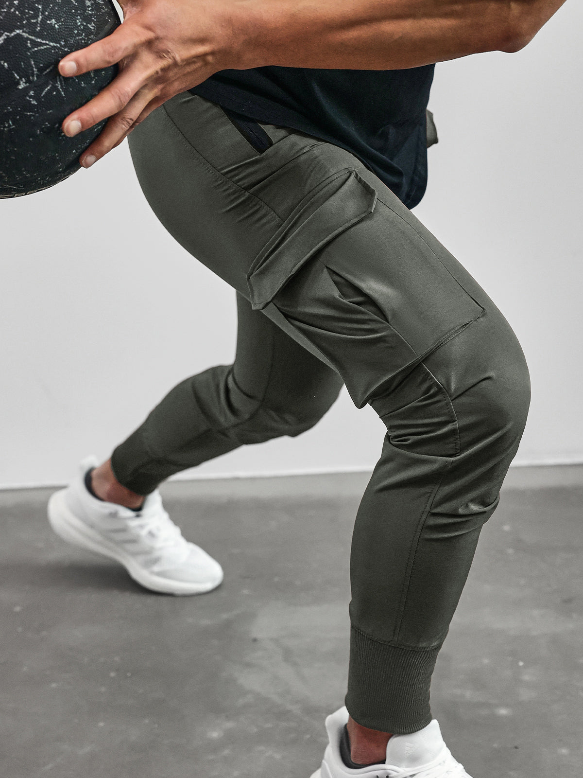 Men’s Athletic Cargo Joggers